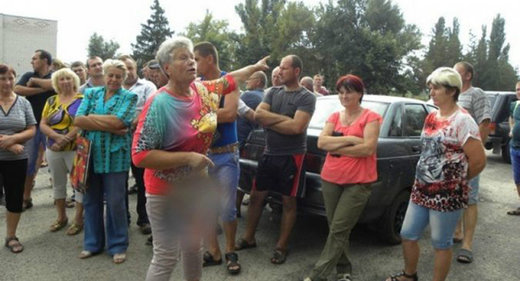 Kherson farmers protesting Crimea blockade