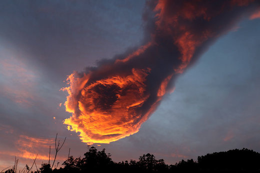 lenticular fireball cloud madeira portugal
