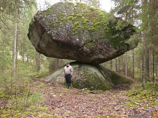 Kummakivi