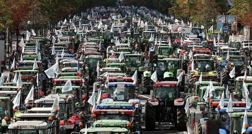 French farmers protest against anti Russia sanctions