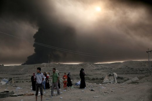 Smoke from burning Mosul oil wells