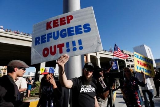 pro-trump protest travel ban refugees
