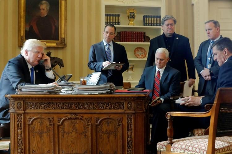 Bannon in Trump's phone call with Putin
