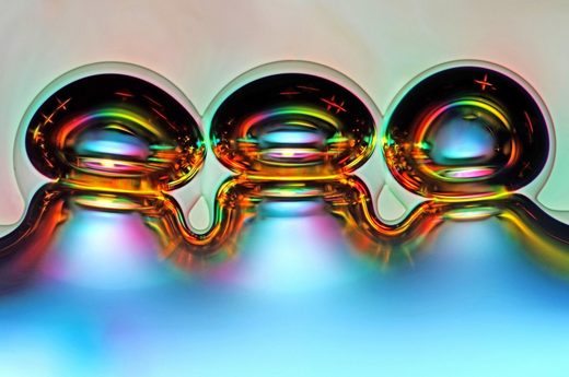 air-bubbles-formed-from-melted-ascorbic-acid-crystals Nikon Small World