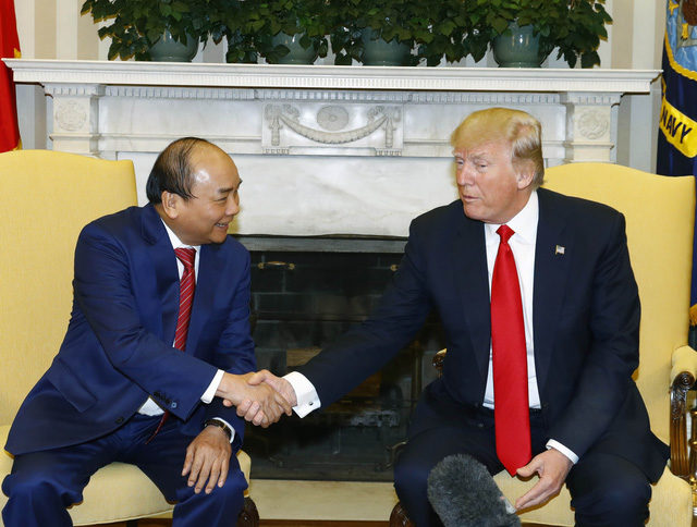 Donald Trump and Vietnamese Prime Minister Nguyen Xuan Phuc