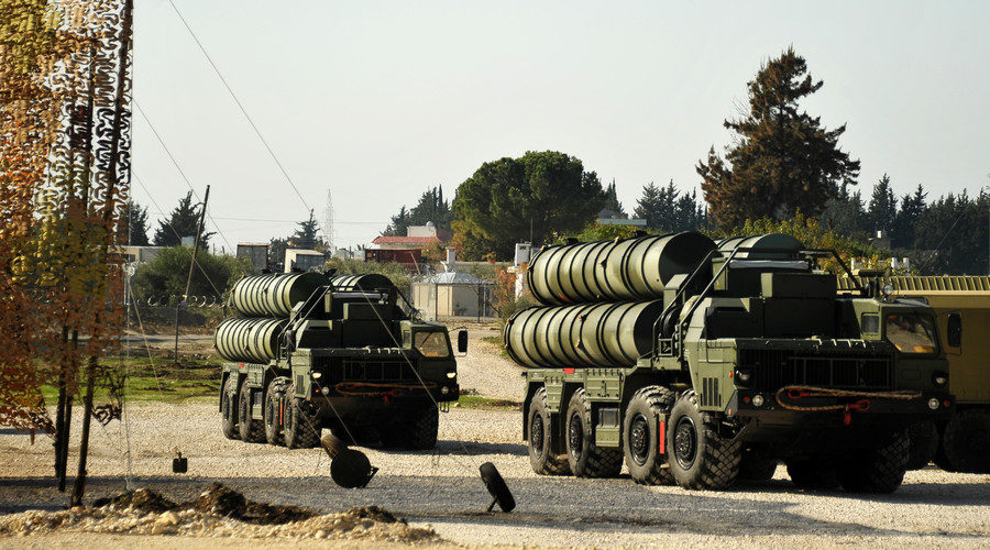 Nhấn để phóng to An S-400 air defence missile system at the Hmeymim airbase, Syria