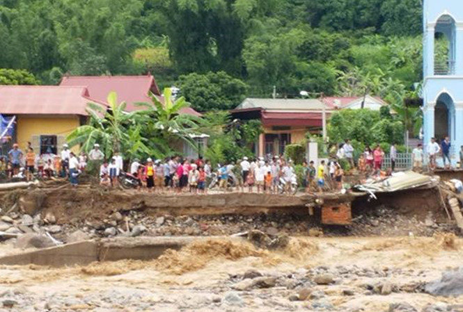 Aftermaths of flash flood in Sơn La, Vietnam