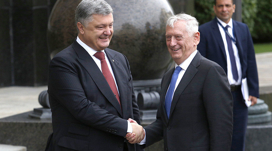 Petro Poroshenko and Jim Mattis