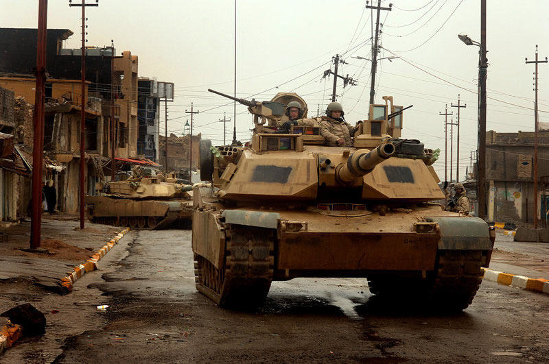 US Abrams tanks in Iraq