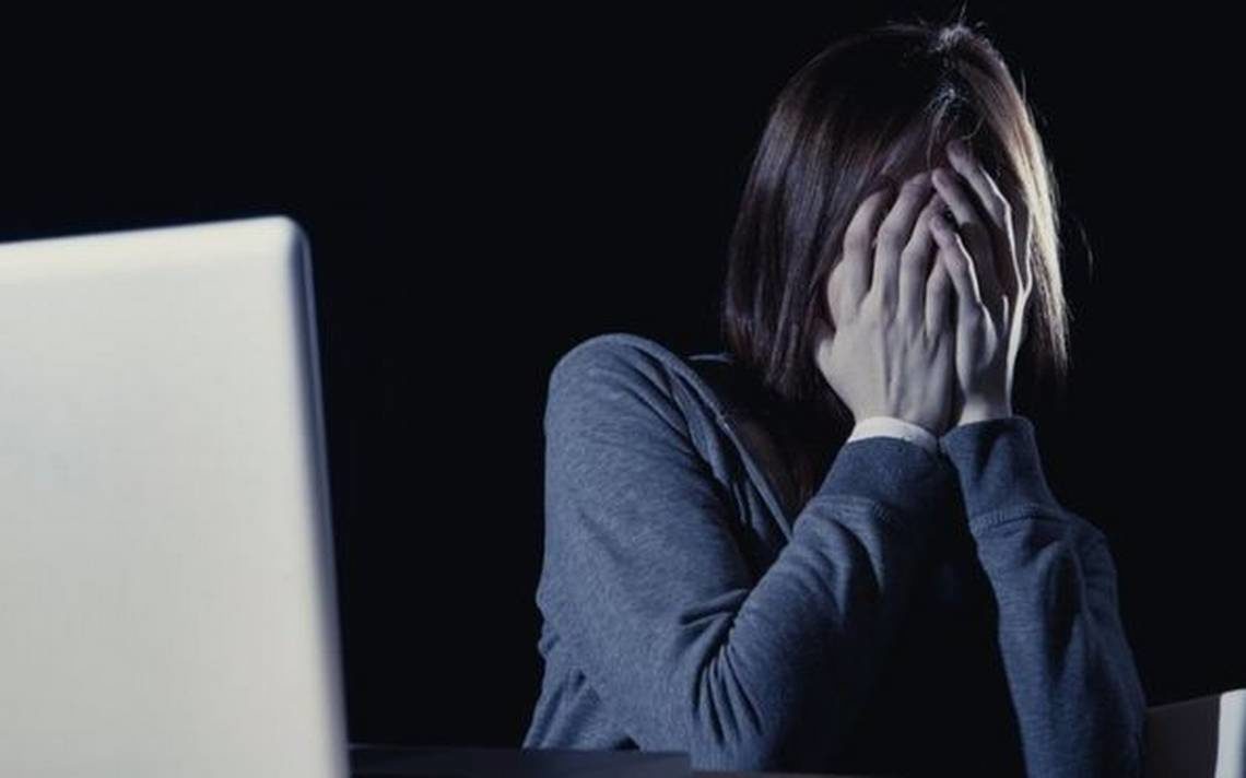Girl social media personal information cyberbullying