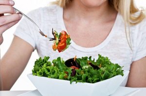 Eating salad vegetarian