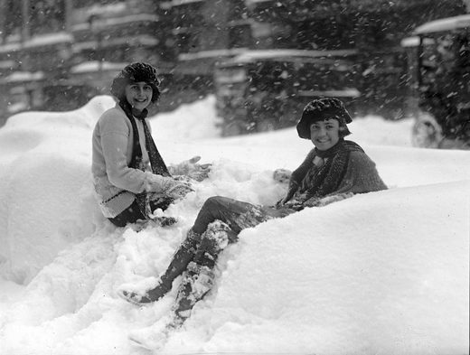Nhấn để phóng to The Knickerbocker Snowstorm Washington 1922, 28 inches
