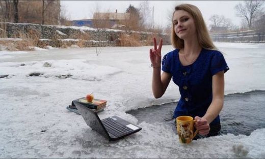 Nhấn để phóng to Weird Russian people