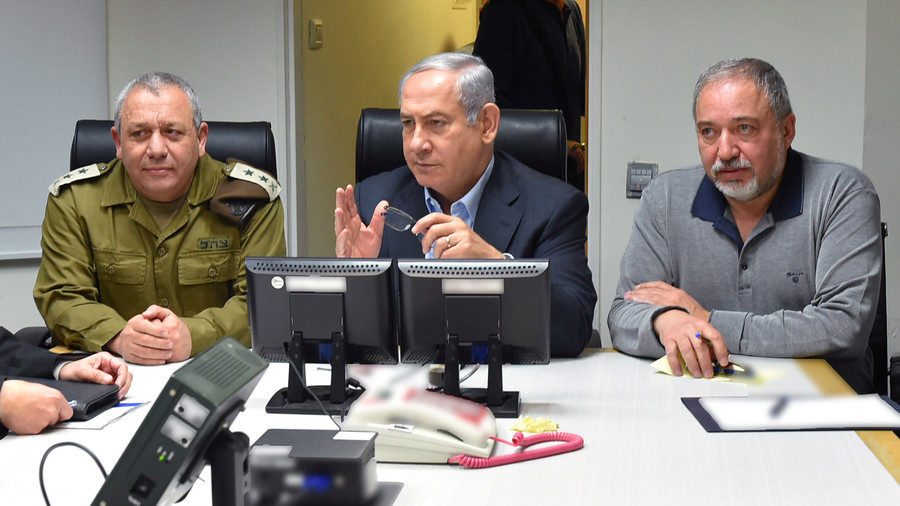 Benjamin Netanyahu (C), Defense Minister Avigdor Lieberman (R), and Chief of Staff Lieutenant-General Gadi Eizenkot