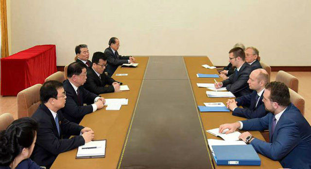 Russia - North Korea delegates discuss bridge building