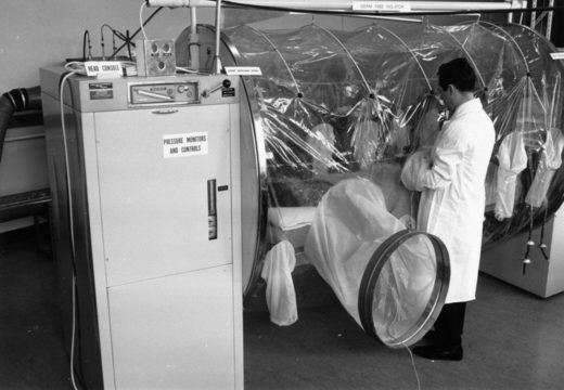 Nhấn để phóng to Porton Down Lab