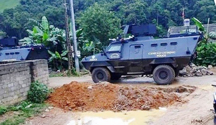 Vietnam SWAT police rounding up drug bosses
