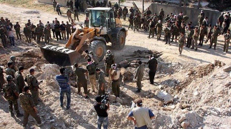Mass grave in Raqqa