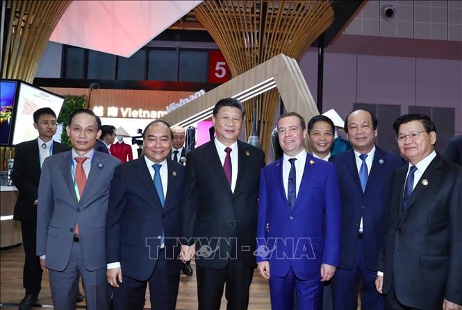 Nguyễn Xuân Phúc, Xi Jinping, Medvedev, Síoulith