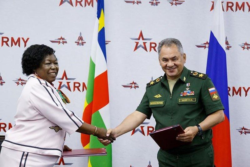 Ministers of defense russia and central african republic