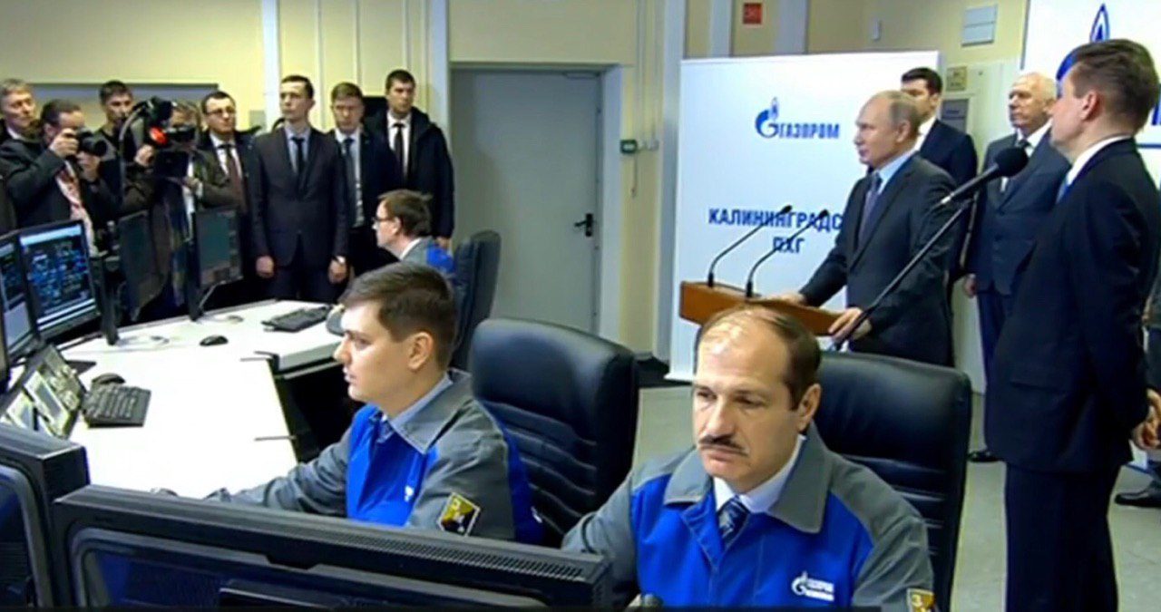 Putin observes the termination of gas pipeline through Baltic countries