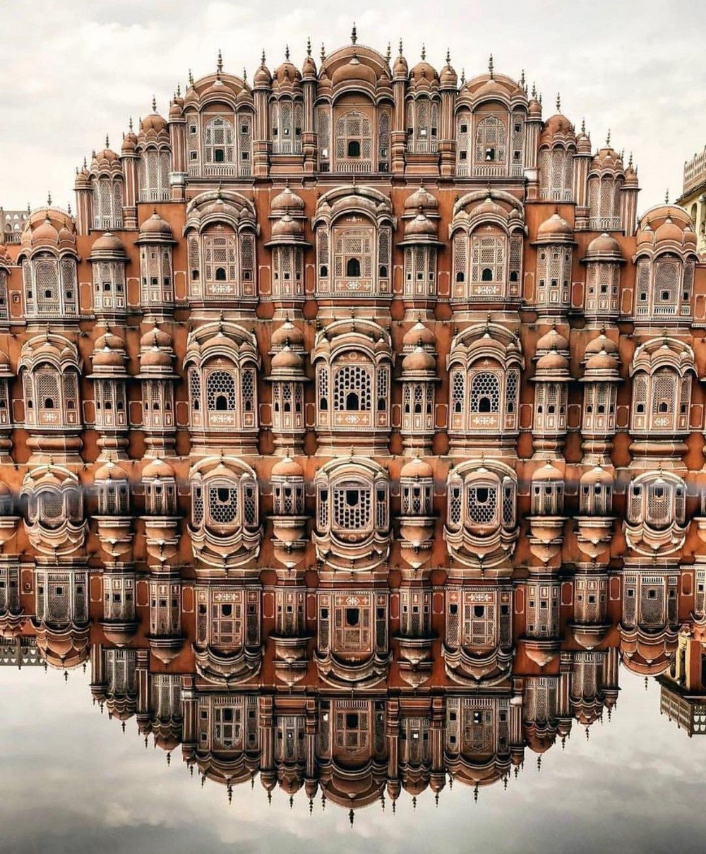 Perfect reflection, Hawa Mahal