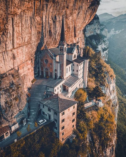 Madonna della Corona