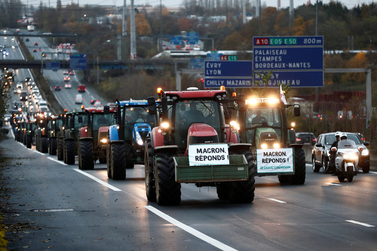 french farmers tractors