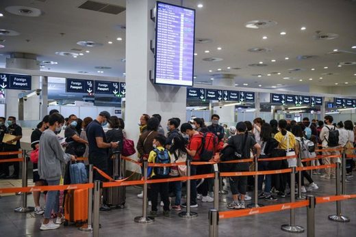 airport passengers coronavirus