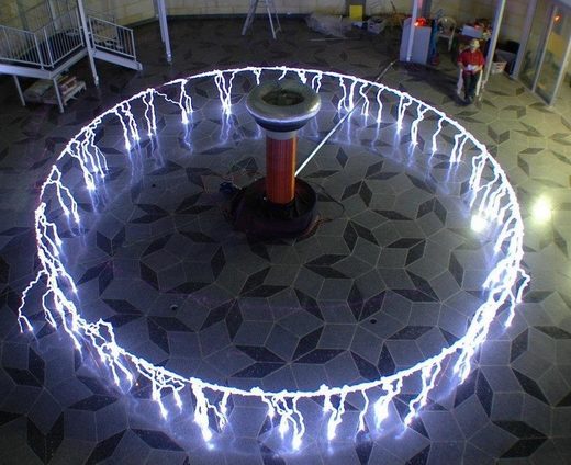 Nhấn để phóng to Corona discharge