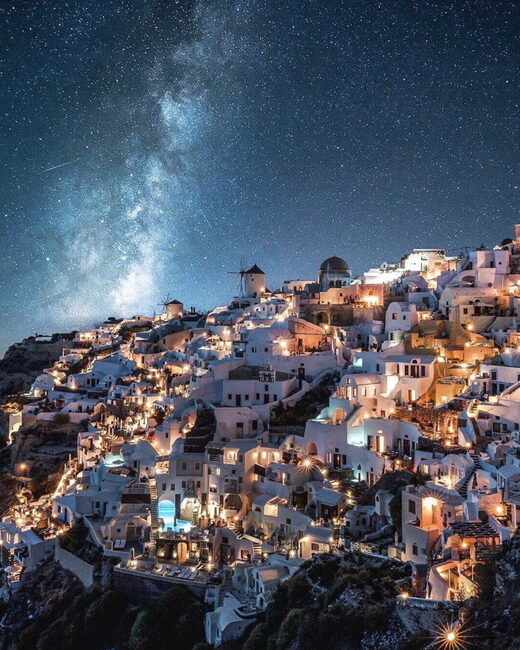 Nhấn để phóng to In a parallel universe (Santorini)